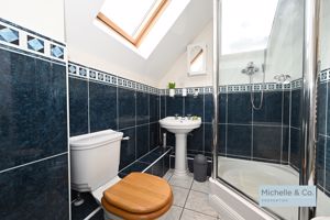 En-suite- click for photo gallery